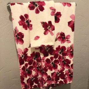 Beautiful floral Bath towel set